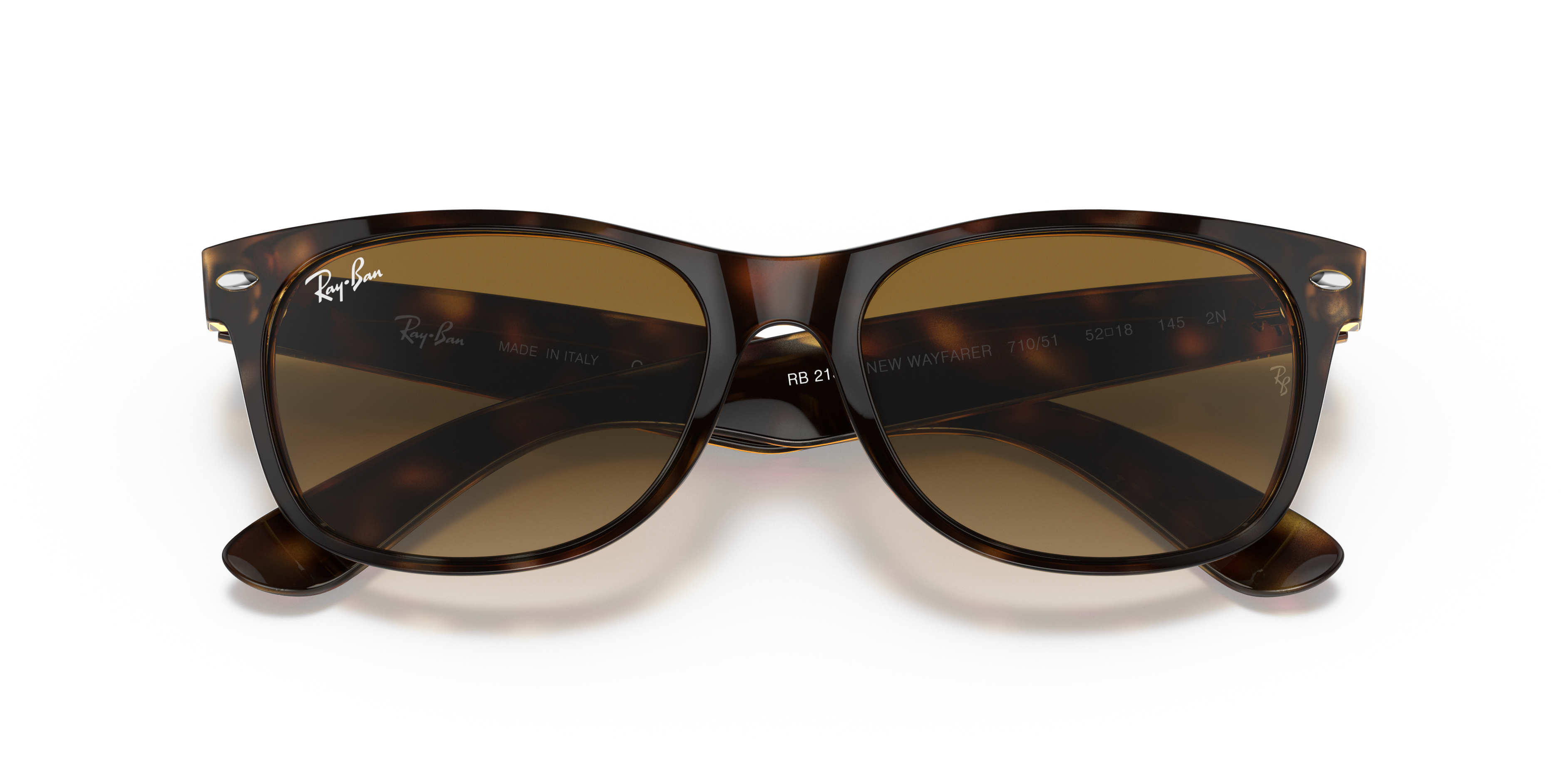 RB2132 New Wayfarer Classic