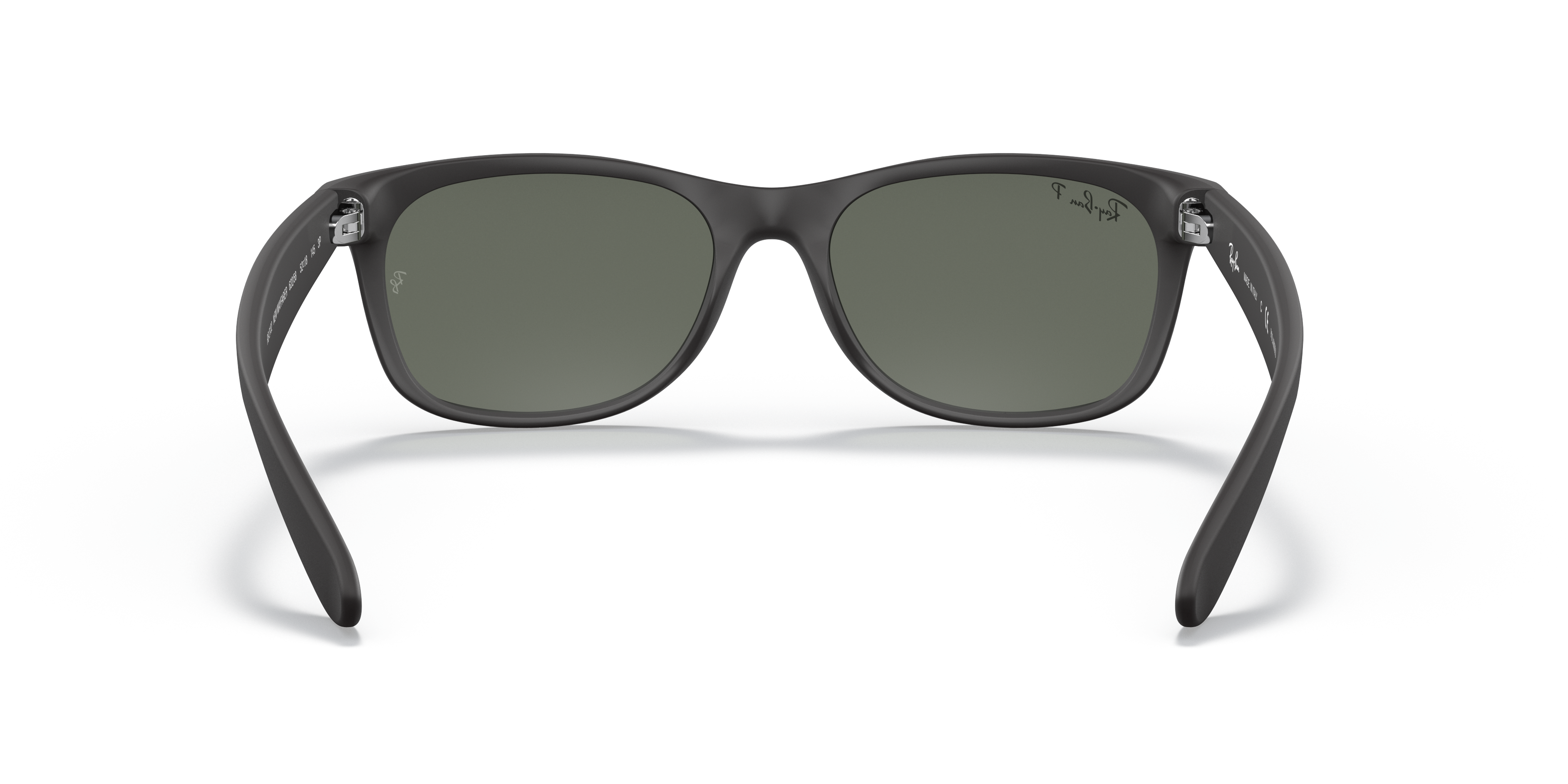 RB2132 New Wayfarer Classic