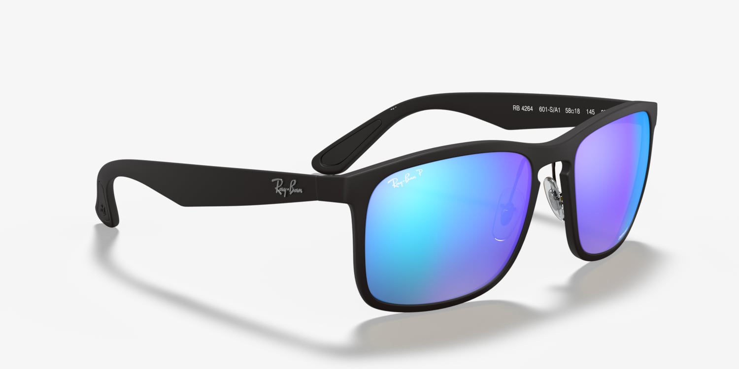 Ray-Ban Meta Smart Glasses: livestreaming, headphone-replacing eyewear -  The Verge