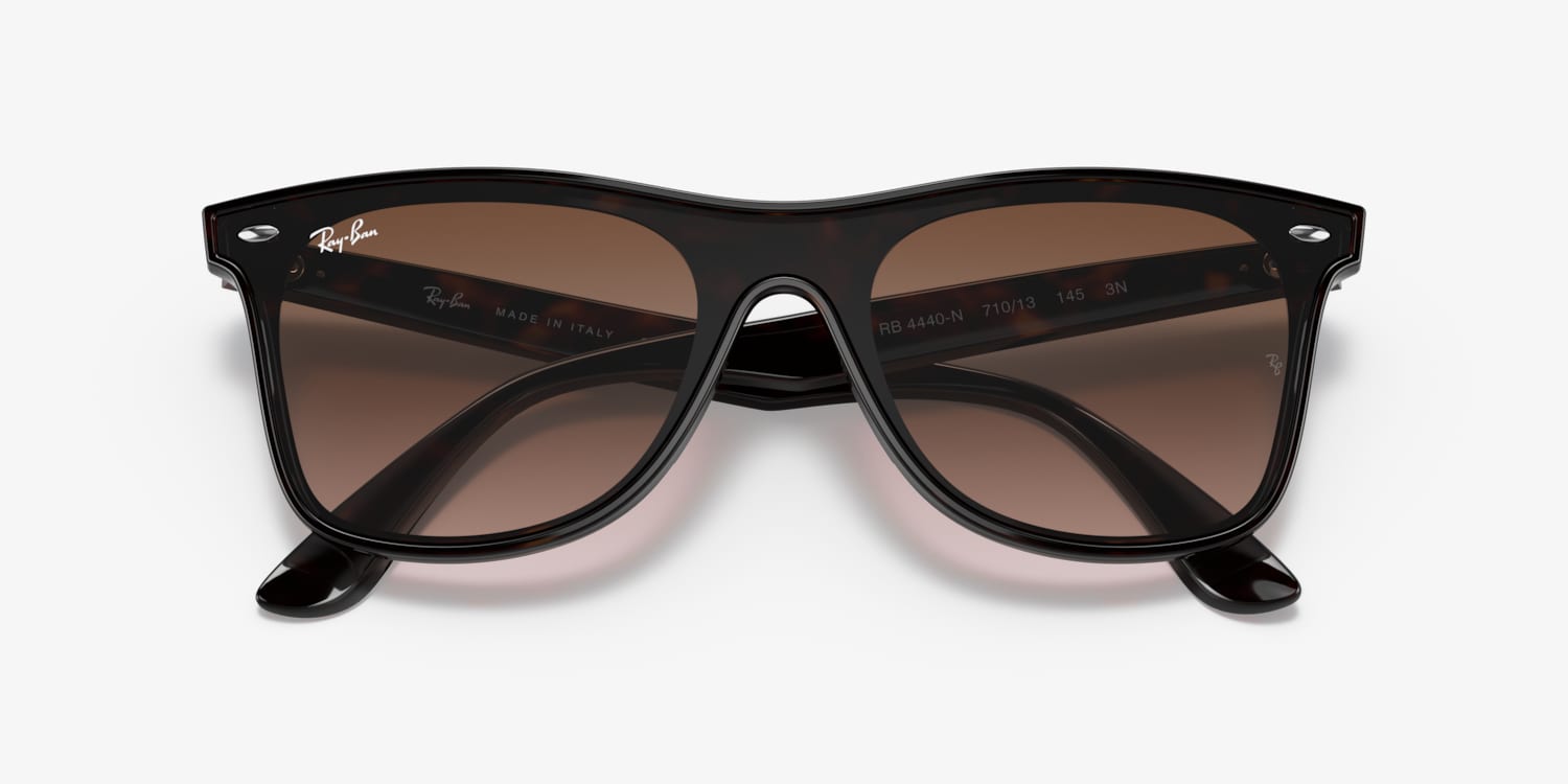 Ray ban blaze store wayfarer on face