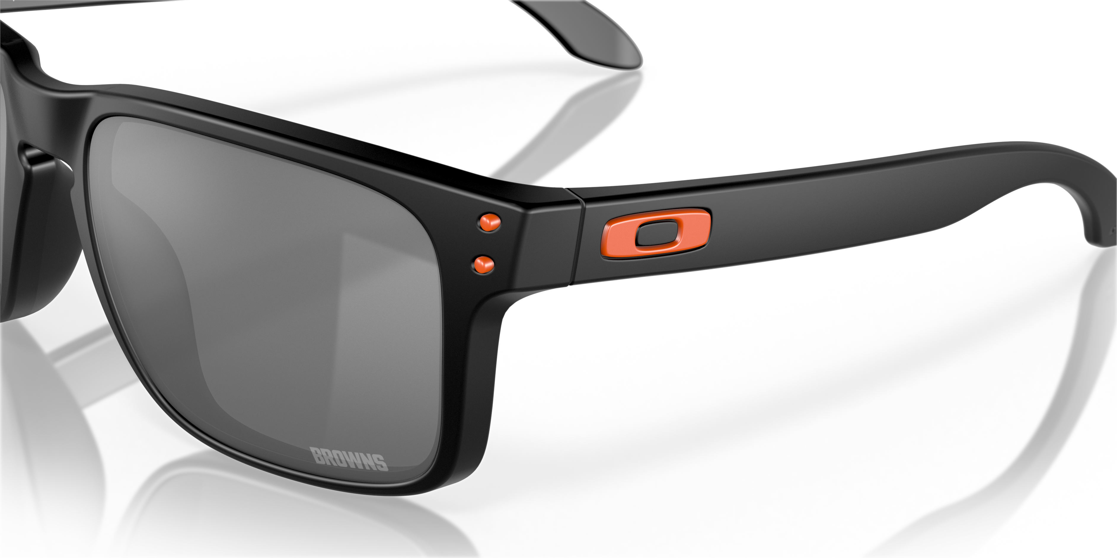 OO9102 Cleveland Browns Holbrook™