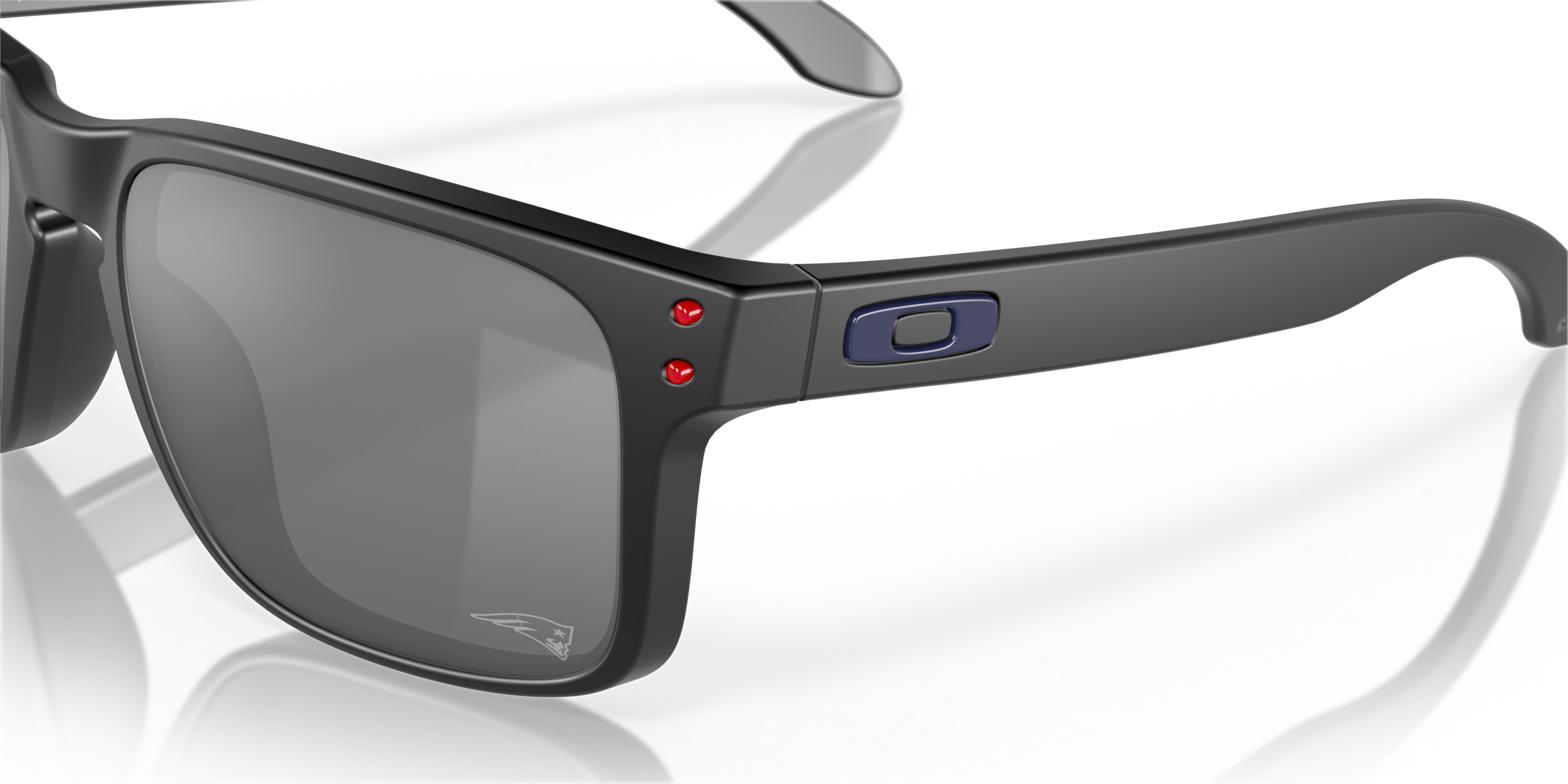 OO9102 New England Patriots Holbrook™