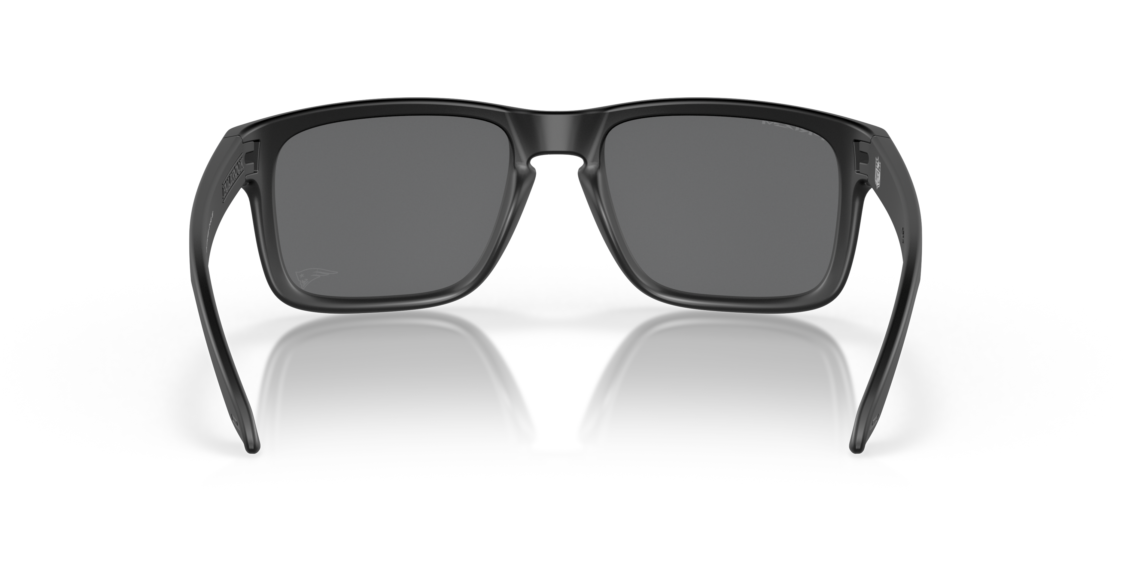 OO9102 New England Patriots Holbrook™