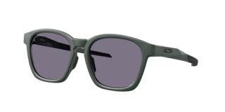 Oakley OO9507D Shackle Sunglasses | LensCrafters